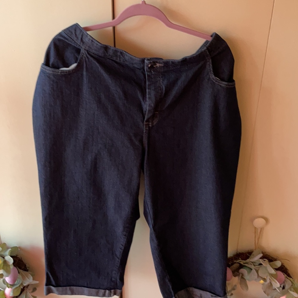 Cuffed Capri - Picture 2 of 4